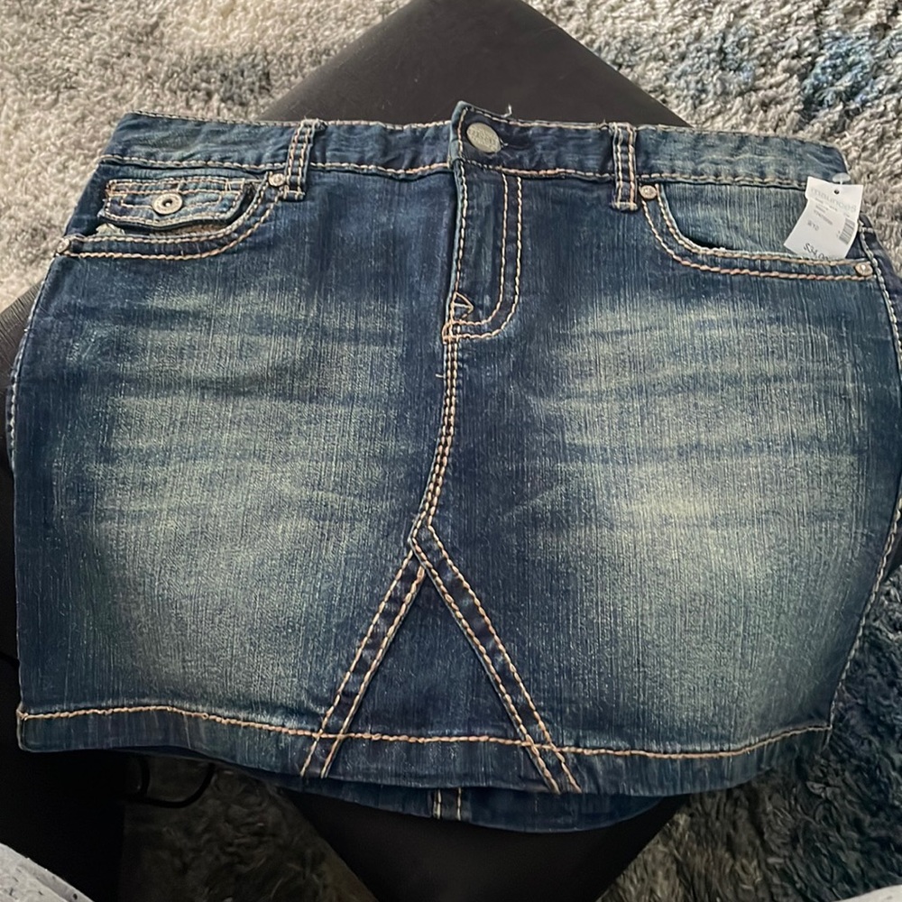 Maurices Jean skirt size 9/10. NWT